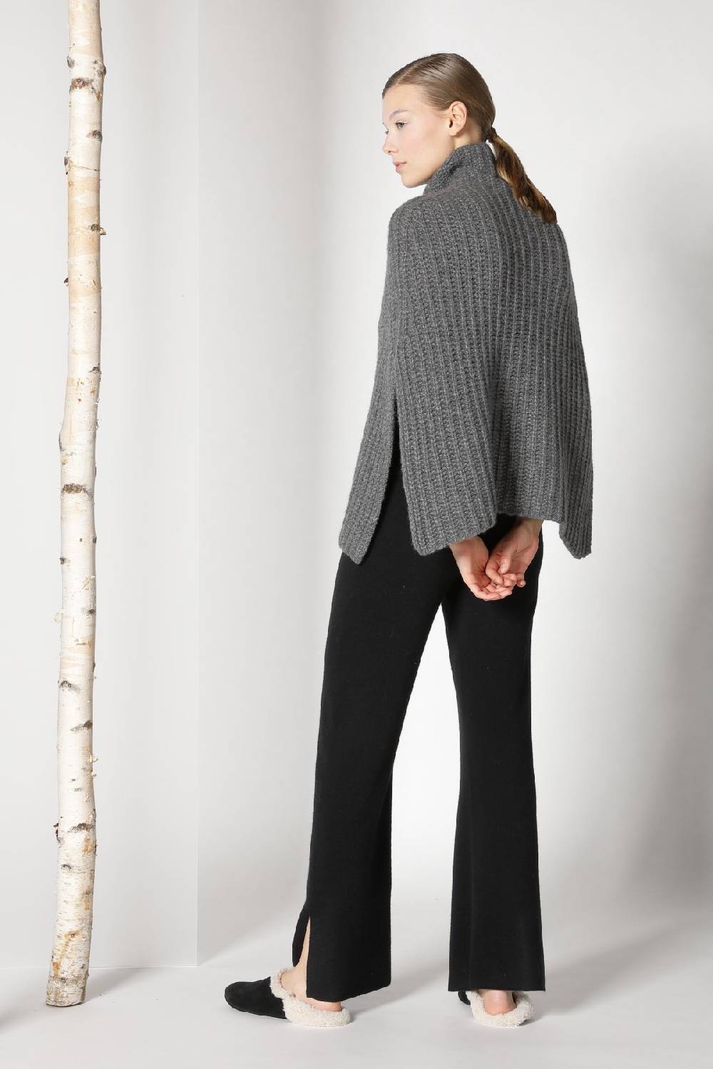 Sminfinity fluffy ribbed turtleneck cape + pure slitted pants Begrenztes Angebot
