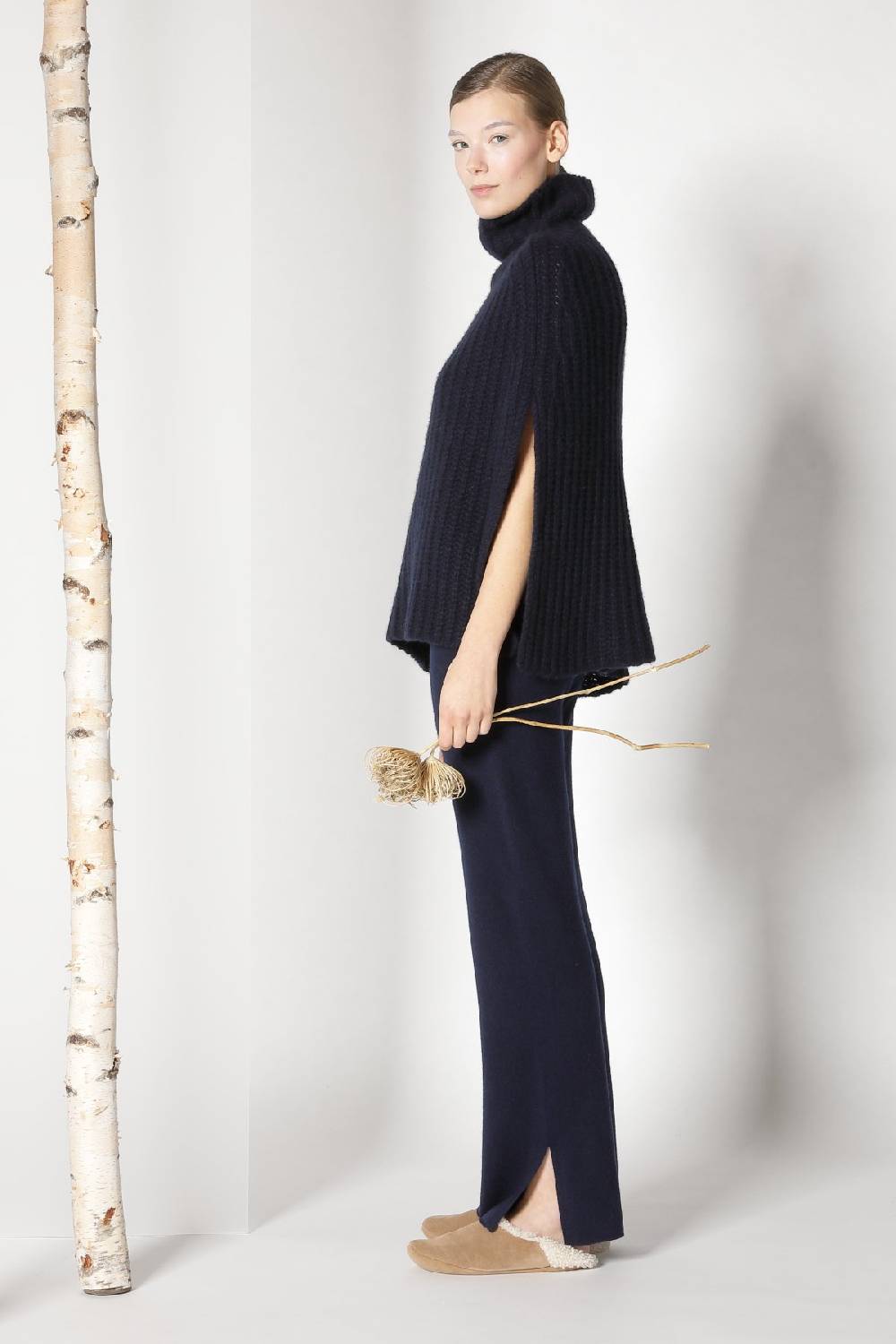 Sminfinity fluffy ribbed turtleneck cape + pure slitted pants Saisonschlussverkauf