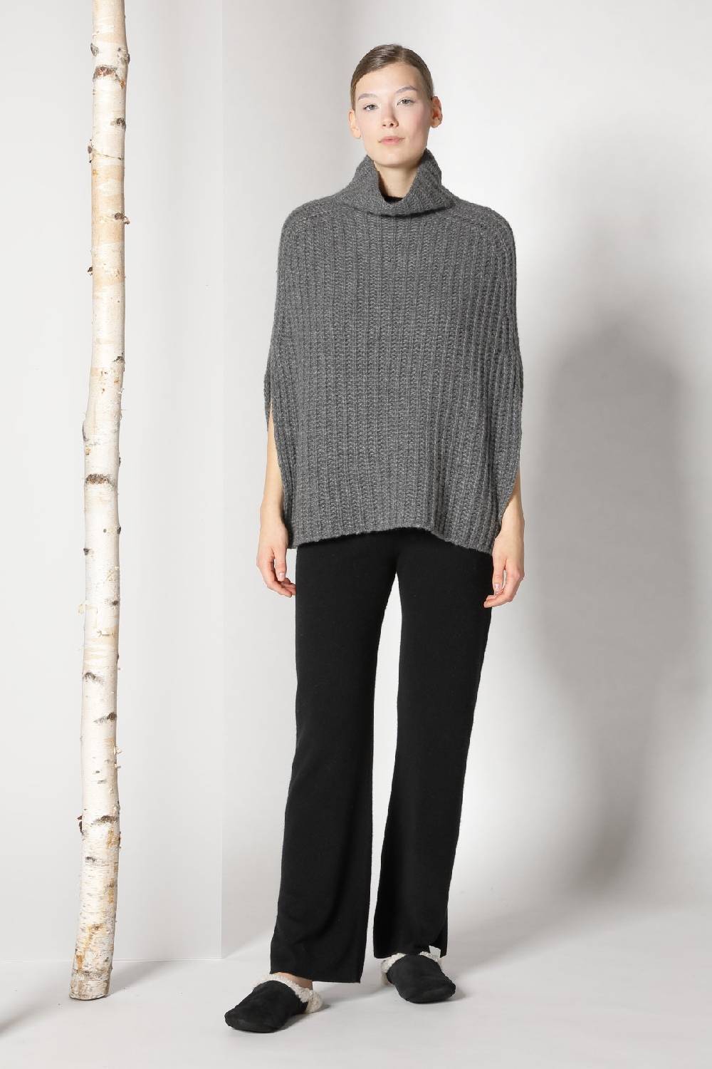 Sminfinity fluffy ribbed turtleneck cape + pure slitted pants Saisonschlussverkauf