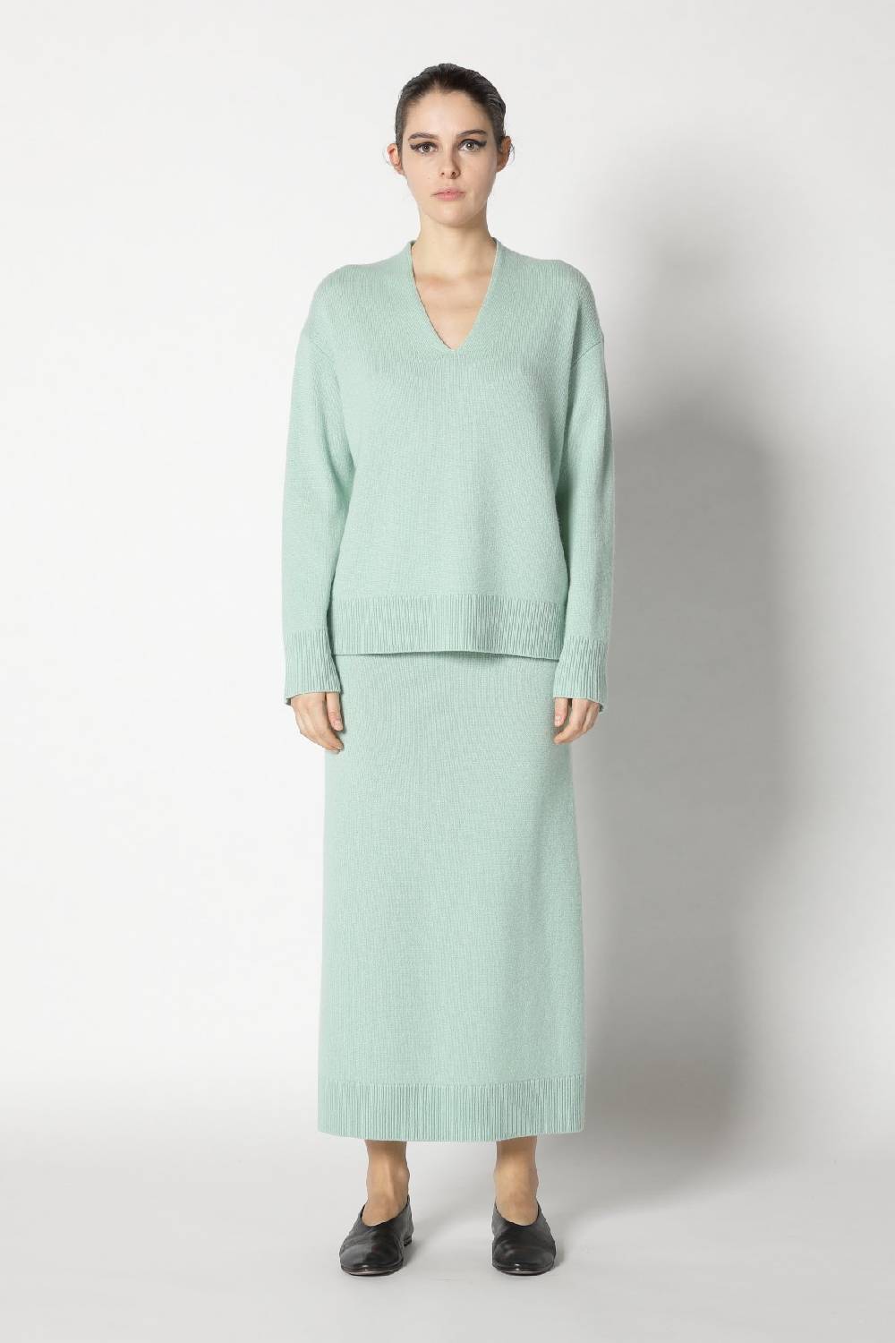 Sminfinity pure V neck + loosely 1x1 rib scarf + pure A skirt Exklusive Angebote