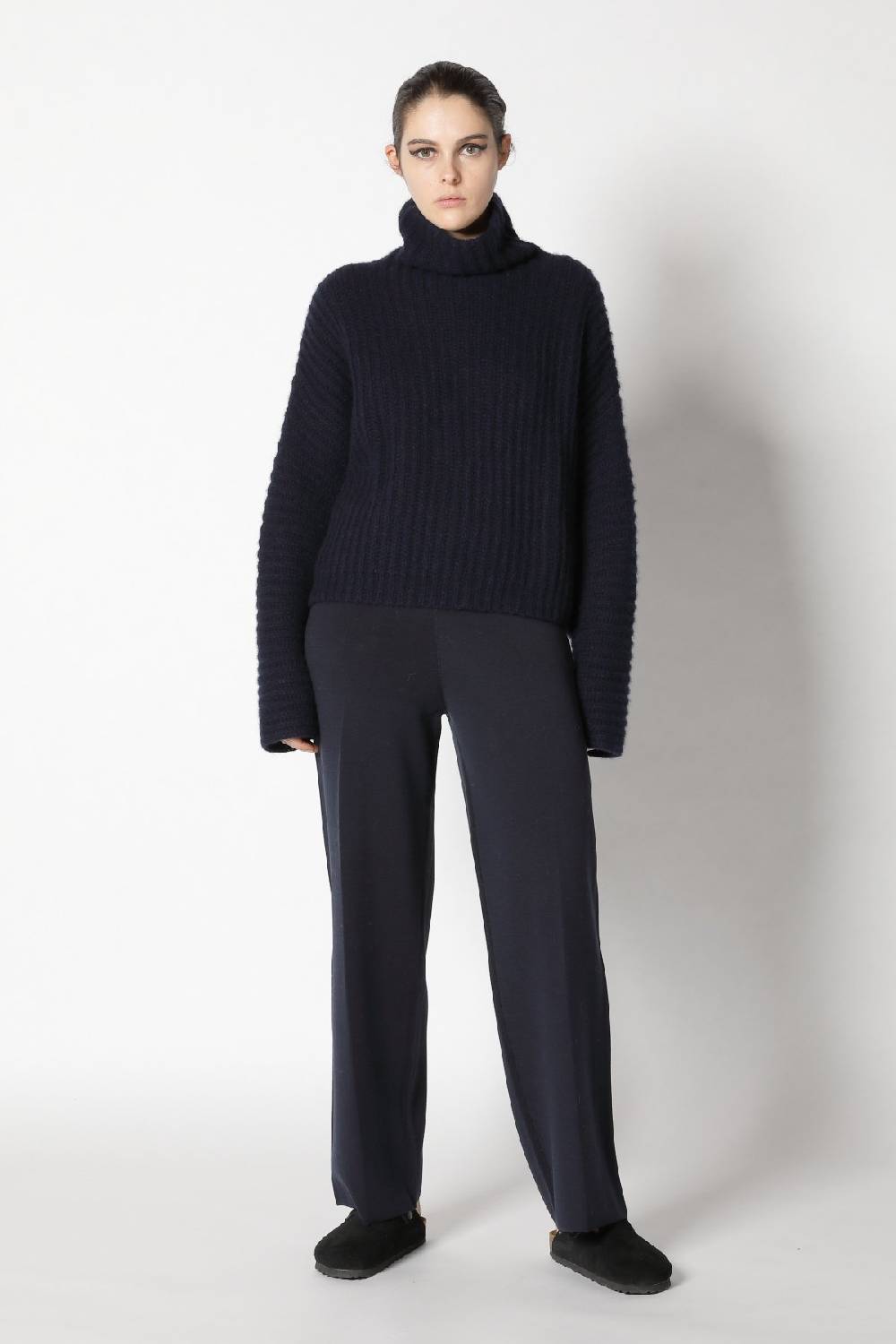 Sminfinity fluffy rib turtle + silky suit pants Nur für heute