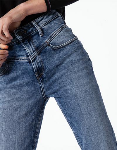 Tommy Hilfiger Jeans im Tapered Fit im Angebot